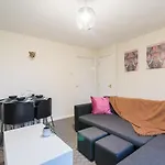 Coventry- Perchfoot 3 Bedroom Contractor And Pet-Friendly Spacious House By Sublime Stays